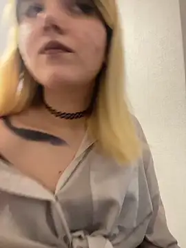 Snapshot of Cherry___Blossom chatting on April 12, 2026, 11:02 am Cherry Blossom online show from April 12, 2026, 11:02 am