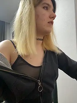 Snapshot of Cherry___Blossom chatting on March 21, 2026, 2:43 pm Cherry Blossom online show from March 21, 2026, 2:43 pm