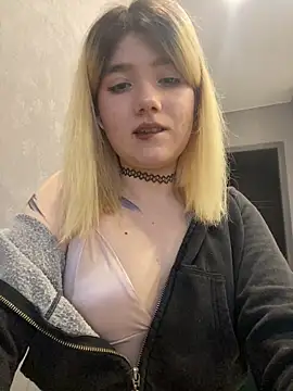 Snapshot of Cherry___Blossom chatting on January 10, 2026, 11:05 am Cherry Blossom online show from January 10, 2026, 11:05 am