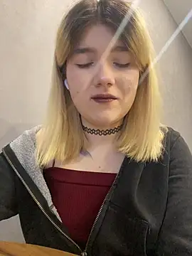 Snapshot of Cherry___Blossom chatting on January 11, 2026, 11:06 am Cherry Blossom online show from January 11, 2026, 11:06 am