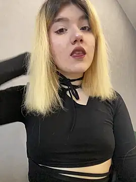 Snapshot of Cherry___Blossom chatting on January 16, 2026, 9:02 am Cherry Blossom online show from January 16, 2026, 9:02 am