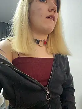 Snapshot of Cherry___Blossom chatting on March 29, 2026, 3:02 pm Cherry Blossom online show from March 29, 2026, 3:02 pm