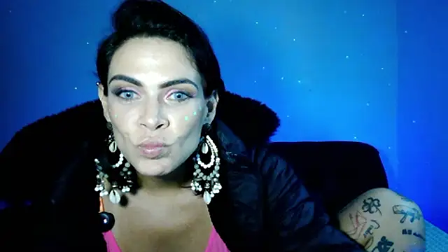 Snapshot of Veronnaink chatting on May 15, 2026, 8:18 pm Veronnaink online show from May 15, 2026, 8:18 pm