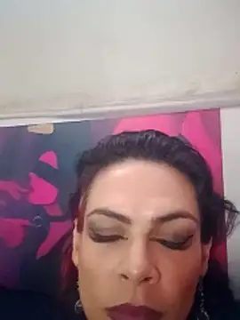 Veronnaink online show from October 28, 2025, 7:46 pm