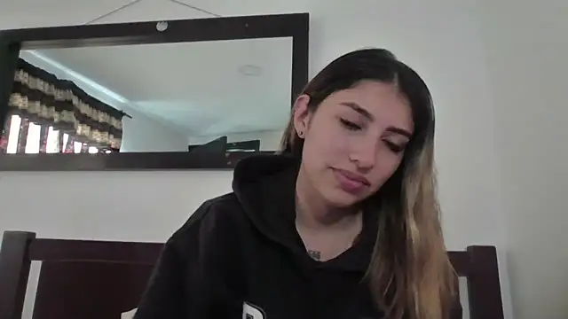 Snapshot of AriaBliss- chatting on May 13, 2026, 6:48 pm AriaBliss- online show from May 13, 2026, 6:48 pm
