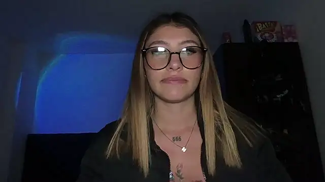 Snapshot of AriaBliss- chatting on January 12, 2026, 11:31 pm AriaBliss- online show from January 12, 2026, 11:31 pm
