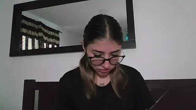 Snapshot of AriaBliss- chatting on May 14, 2026, 7:22 pm AriaBliss- online show from May 14, 2026, 7:22 pm
