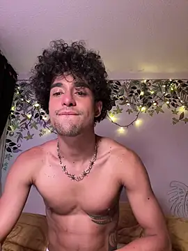 Snapshot of Oliver_11Ed chatting on March 20, 2026, 6:47 am Oliver 11Ed online show from March 20, 2026, 6:47 am