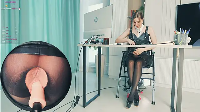 milahouston online show from November 20, 2025, 6:47 am