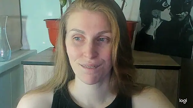 Snapshot of JuliaMuuun chatting on May 28, 2026, 8:15 pm JuliaMuuun online show from May 28, 2026, 8:15 pm