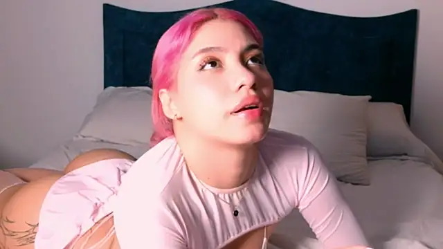 Snapshot of angelinhaaa chatting on November 16, 2025, 3:33 am angelinhaaa online show from November 16, 2025, 3:33 am