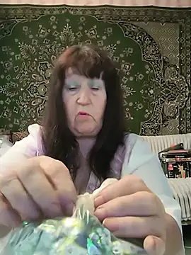 Snapshot of CrystalLime6411 chatting on May 16, 2026, 2:27 pm CrystalLime6411 online show from May 16, 2026, 2:27 pm