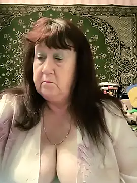 Snapshot of CrystalLime6411 chatting on May 12, 2026, 1:13 am CrystalLime6411 online show from May 12, 2026, 1:13 am