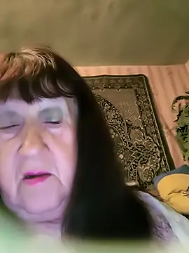 Snapshot of CrystalLime6411 chatting on May 11, 2026, 5:31 am CrystalLime6411 online show from May 11, 2026, 5:31 am