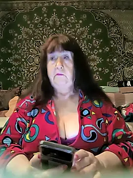Snapshot of CrystalLime6411 chatting on April 28, 2026, 4:44 pm CrystalLime6411 online show from April 28, 2026, 4:44 pm