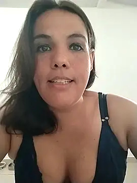 Bellapotencia1985 online show from November 29, 2025, 10:04 am