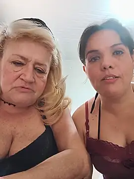 Snapshot of Bellapotencia1985 chatting on August 3, 2026, 10:43 am Bellapotencia1985 online show from August 3, 2026, 10:43 am