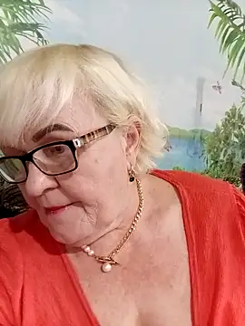 Snapshot of VioletSweet5566 chatting on May 26, 2026, 12:14 pm VioletSweet5566 online show from May 26, 2026, 12:14 pm