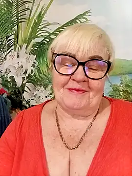 VioletSweet5566 online show from February 21, 2026, 10:17 am