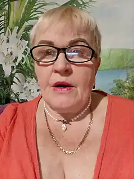 VioletSweet5566 online show from September 14, 2025, 4:18 pm