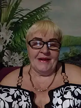 VioletSweet5566 online show from November 28, 2025, 4:29 pm