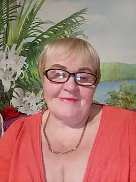 VioletSweet5566 online show from November 2, 2025, 8:03 pm