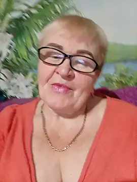 VioletSweet5566 online show from September 16, 2025, 4:52 pm