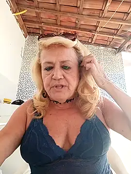 Snapshot of Belladama61 chatting on November 30, 2025, 11:22 am Belladama61 online show from November 30, 2025, 11:22 am