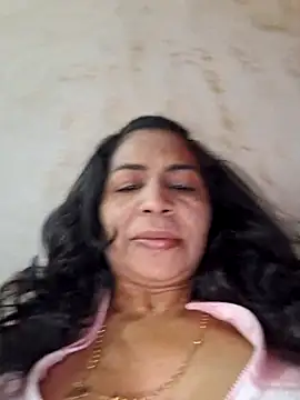 Snapshot of floresblancas chatting on April 19, 2026, 1:56 pm floresblancas online show from April 19, 2026, 1:56 pm