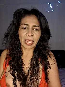 Snapshot of floresblancas chatting on November 29, 2025, 11:21 am floresblancas online show from November 29, 2025, 11:21 am