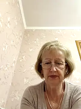 AlikaSwan5821 online show from September 26, 2025, 12:01 pm