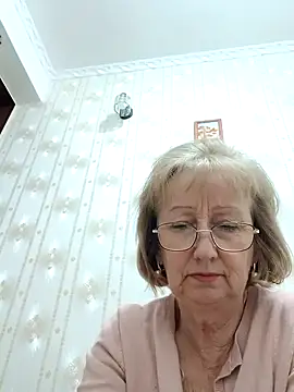 AlikaSwan5821 online show from November 4, 2025, 7:50 pm