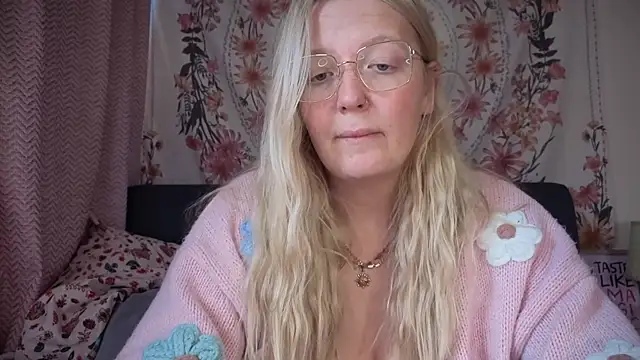 Snapshot of Daisyxoxo_ chatting on September 26, 2025, 8:43 am Daisyxoxo  online show from September 26, 2025, 8:43 am