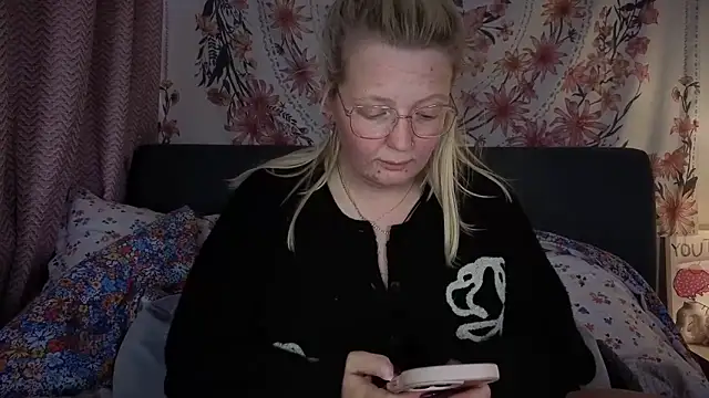 Daisyxoxo  online show from February 20, 2026, 9:44 am