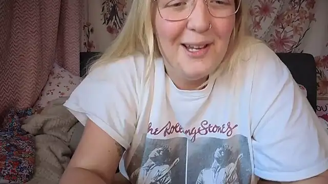 Daisyxoxo  online show from December 2, 2025, 10:28 am