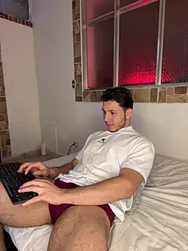 Snapshot of max_valiant1 chatting on November 7, 2025, 8:57 pm max valiant1 online show from November 7, 2025, 8:57 pm