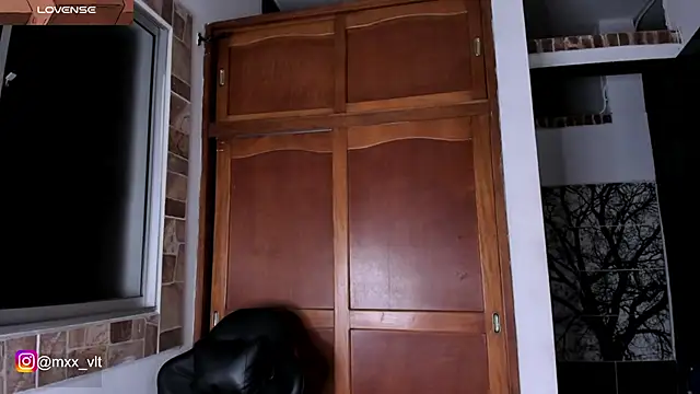 Snapshot of max_valiant1 chatting on November 28, 2025, 5:07 am max valiant1 online show from November 28, 2025, 5:07 am