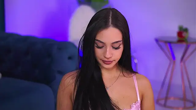 NinaSolenne online show from January 13, 2026, 8:02 pm