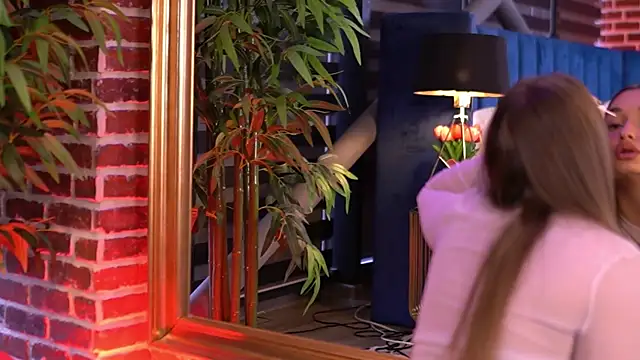 Snapshot of MillaSerene chatting on December 5, 2025, 7:18 am MillaSerene online show from December 5, 2025, 7:18 am