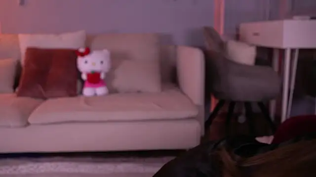 Snapshot of MillaSerene chatting on April 16, 2026, 5:41 am MillaSerene online show from April 16, 2026, 5:41 am