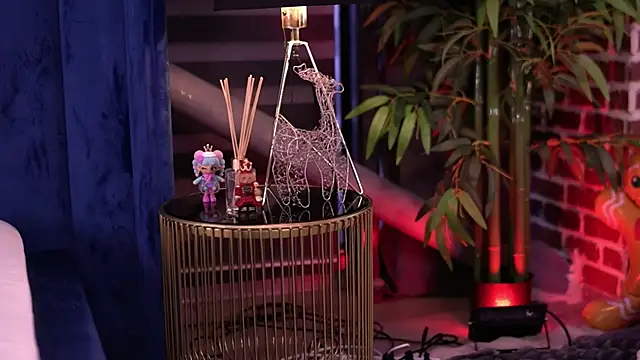 Snapshot of MillaSerene chatting on December 22, 2025, 6:24 am MillaSerene online show from December 22, 2025, 6:24 am