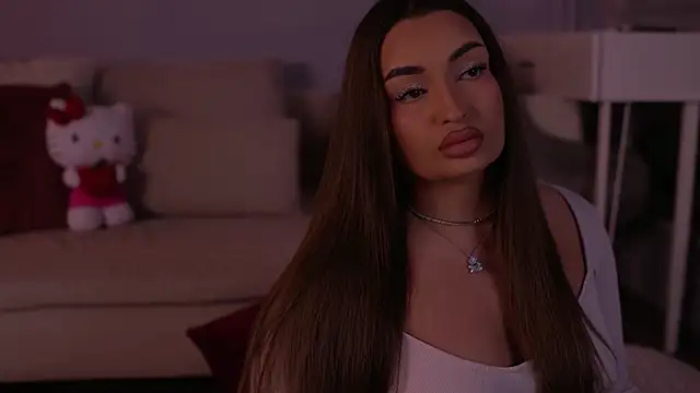 Snapshot of MillaSerene chatting on April 13, 2026, 5:33 am MillaSerene online show from April 13, 2026, 5:33 am