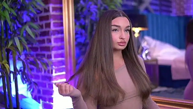 Snapshot of MillaSerene chatting on November 16, 2025, 7:02 am MillaSerene online show from November 16, 2025, 7:02 am