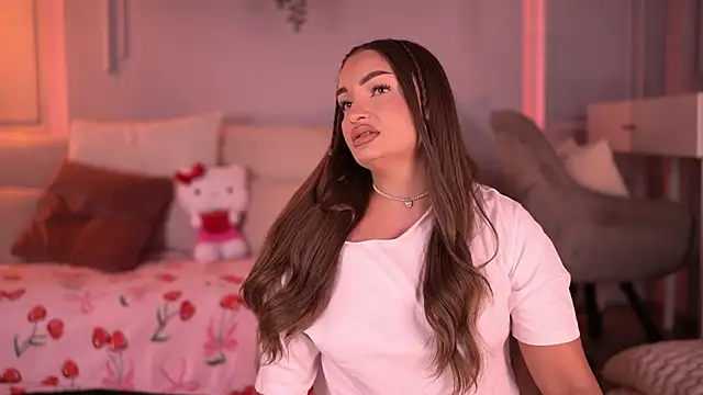 Snapshot of MillaSerene chatting on March 7, 2026, 6:20 am MillaSerene online show from March 7, 2026, 6:20 am