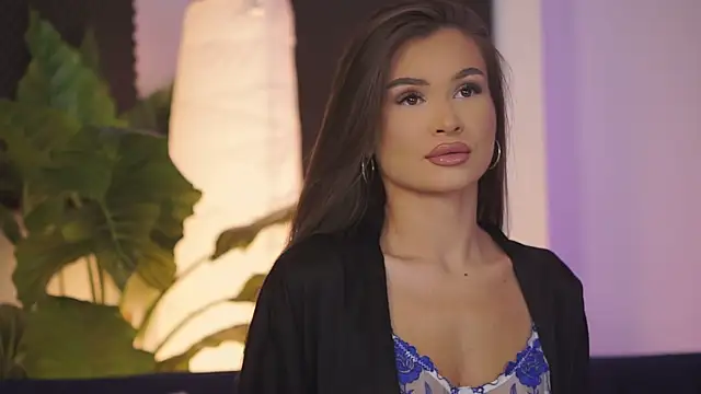 Snapshot of KyssaraPlay chatting on September 20, 2025, 6:35 pm KyssaraPlay online show from September 20, 2025, 6:35 pm