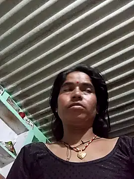 MISS LOVE 001 online show from October 18, 2025, 5:04 pm