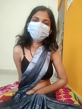 Snapshot of Shivani2002 chatting on December 18, 2025, 1:33 am Shivani2002 online show from December 18, 2025, 1:33 am