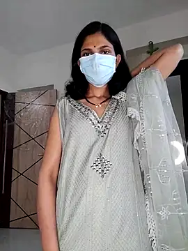 Shivani2002 online show from April 13, 2026, 9:35 am