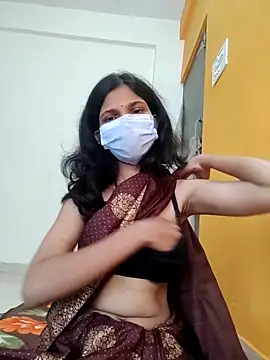 Snapshot of Shivani2002 chatting on December 19, 2025, 1:31 am Shivani2002 online show from December 19, 2025, 1:31 am