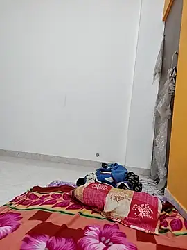 Shivani2002 online show from December 13, 2025, 8:04 pm